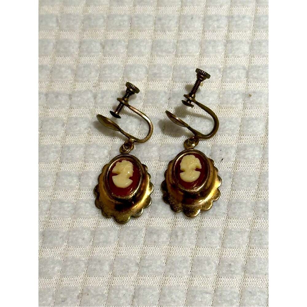 Vintage Cameo earrings - Picture 1 of 4